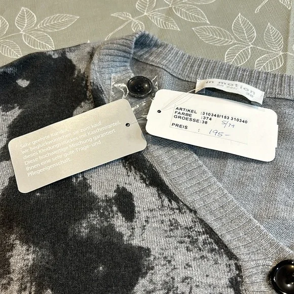 Ladies In Motion Cardigan. - Picture 5 of 6